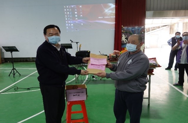 Drug promotion combined with Christmas activities